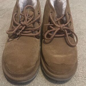 Women suede Ugg boots size 8. Water marks on the toe
